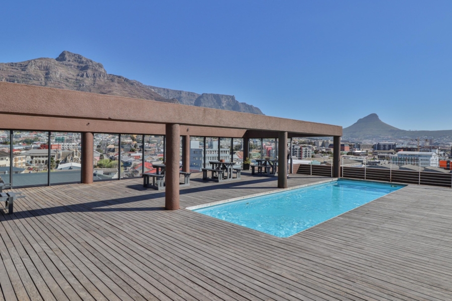 To Let 2 Bedroom Property for Rent in Woodstock Western Cape